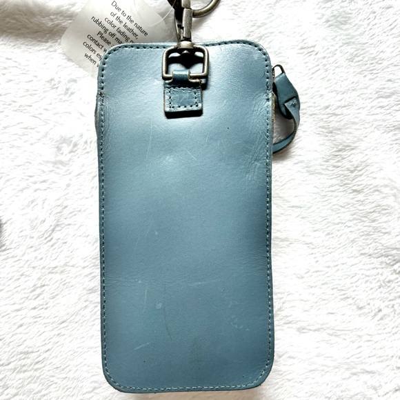 FREE PEOPLE Change Me Up Crossbody Phone & Coin Case Blue Leather Bag--N… - Picture 6 of 16